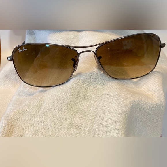 EUC Ray-Ban Sunglasses & Case RB3388 Gunmetal Frame Brown Gradient 58mm Aviator - Picture 5 of 17